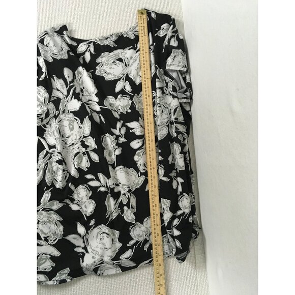Jaclyn Smith Women Top Size 2X Black White Floral Blouse w 3D Flower on Neckline - Picture 10 of 13